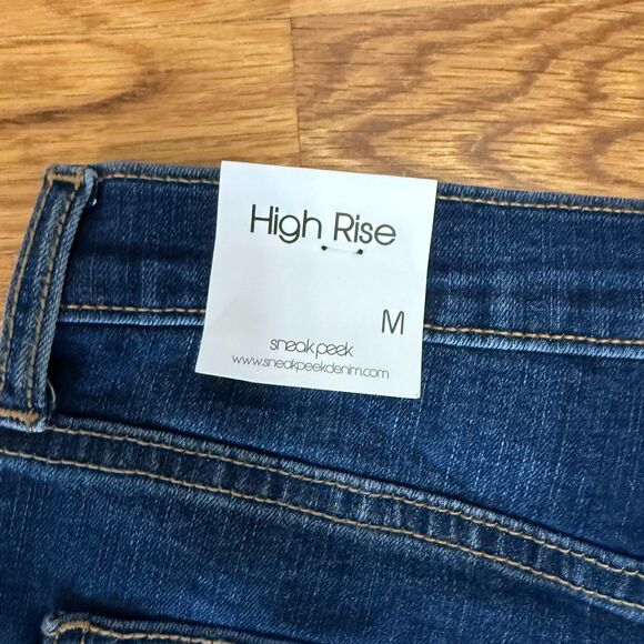 Sneak Peek High Rise Rolled Hem Denim Shorts Medium - Picture 5 of 7